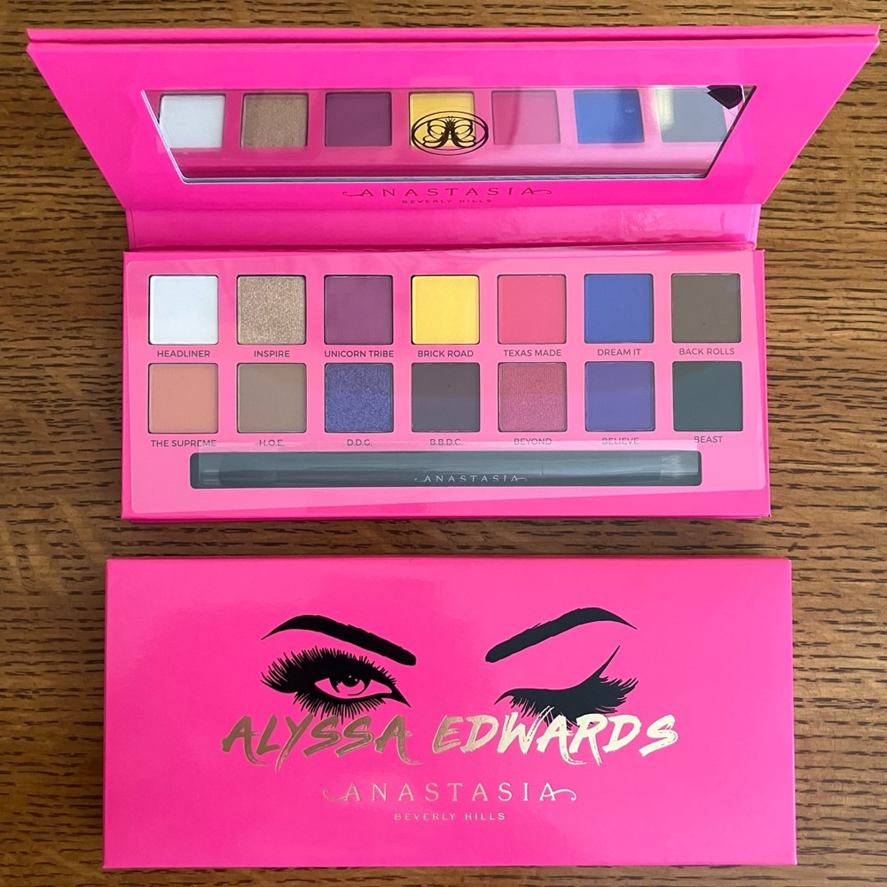 **SOLD**NEW Anastasia Alyssa Edwards Palette
